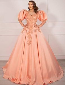 2023 Vestido de fiesta Vestidos de quinceañera Vestidos de novia Precioso melocotón Satén Cariño Mangas largas Apliques de encaje Vestido dulce 16 Volantes Tren de barrido