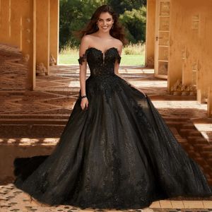 2023 Robe de mariée gothique noire Applique en dentelle perlée A-ligne longue Tulle Sequin Robes de mariée Décolleté en coeur Hors de l'épaule Robes de mariée vintage