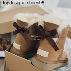 2023 designer Classic Warm ugse femmes Mini Half Snow marque de mode bouton Boot Winter uggly Full Fluffy furry Satin Ankle ugglies bow Booties pantoufles