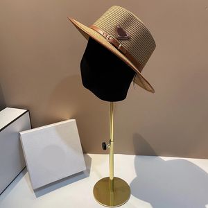 2023 Sombrero de paja de diseñador Sombrero de paja de diseño de lujo para mujer Sombrero de copa plana Sombrero de copa plana para hombres y mujeres de alta calidad Visera para el sol triangular