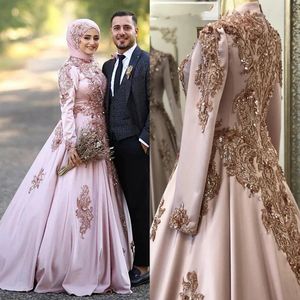 2023 Dusty Pink Hijab Musulman Robes De Soirée Pour Les Femmes Col Haut À Manches Longues En Dentelle Perlée Appliques A-ligne Satin Formelle Robes De Soirée Mariée De Bal Porter