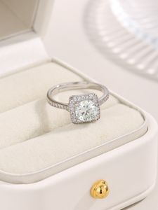 2023 mode nouvelle offre spéciale Mosan diamant femmes S925 bague en argent Sterling bague lumière luxe tempérament classique polyvalent