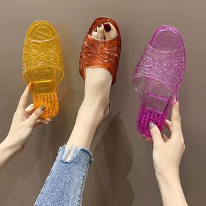 Zapatillas de casa 2023, zapatillas de cristal transparente de gelatina para mujer, suelas suaves, zapatillas de plástico antideslizantes, chanclas informales de color caramelo para verano