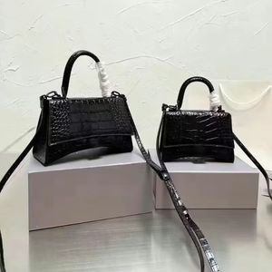 2023 Venta caliente Lady Bolsas de compras Moda Bolso Mujeres Hombro Cruz Cuerpo Media Luna Lujo Cuero Genuino Clásico Retro Monedero Carteras Mango Cuadrado