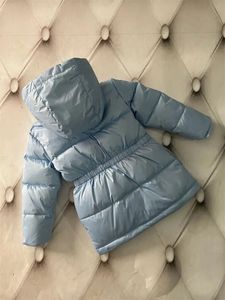 2023 Enfants Designer de luxe Puffer Blanc Duck Down Manteaux matelassés Hiver Chaud Filles Garçons Veste à capuche unisexe Enfants Coupe-vent Manteau à capuche Plaid Liner Vêtements de bébé