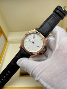 2023 montres de mode d'affaires pour hommes montres à quartz bracelet en cuir cristal saphir sans montres chronographe d'occasion