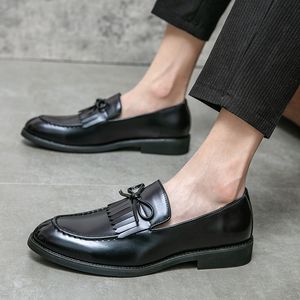 2023 New Britain Gentleman Tassels Leather Shoes Hombres Purple Green Black Dress Wedding Prom Homecoming Party Oxfords Calzado