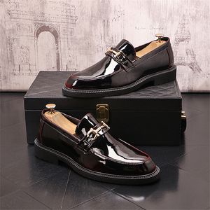 Zapatos planos Oxford con hebilla de Metal para Hombre, calzado informal, vestido de boda, fiesta de graduación, color negro puntiagudo, novedad de 2023