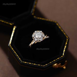 2023 NUEVO Anillo de diamante de flor de mano Chica Mo Sangshi rubí Tornillo patrón anillo para hombre anillos hombres clásicos Diseñador de acero de titanio para mujeres regalos de lujo mujer niña joyas