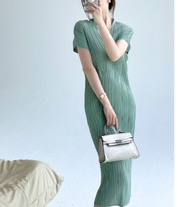 2023 nuevo vestido elegante de lujo ISSEY con mangas a la moda y cuello en V para mujer