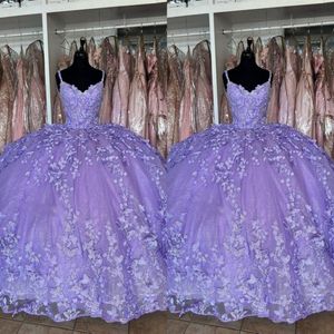 2023 robes de Quinceanera violet papillon fleurs florales dentelle appliques spaghetti col en v robes de bal soirée formelle robe de bal Sweet301A