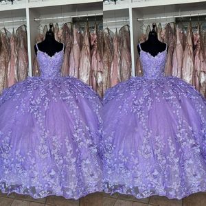 2023 robes de Quinceanera violet papillon fleurs florales dentelle appliques spaghetti col en v robes de bal soirée formelle robe de bal Sweet290m