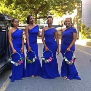 2023 Royal Blue Mermaid Vestidos de dama de honor Un hombro Longitud del piso Satin Beach Tallas grandes Vestidos de invitados de boda por encargo Ropa de noche formal
