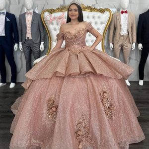 2024 Sparkly Rose Gold Princess Ball Gown Abiti stile Quinceanera Cinghie eleganti Appliques 3DFlower Crystal Sweet 16 Dress
