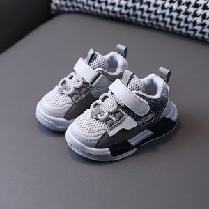 Chaussures de course en maille respirante pour garçons et filles, semelle souple, chaussures de planche tendance pour enfants, nouvelle collection printemps et automne 2023