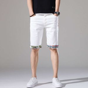 Short en Denim blanc perforé et brodé pour hommes, édition coréenne, tendance, taille moyenne, Capris, nouvelle collection été 2023