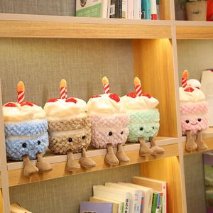 2024 Adorable pastel de cumpleaños suave juguete de peluche con velas fruta fresa Cupcake forma Plushie juguetes de peluche para bebé muñecas lindas niños