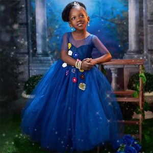 2024 Vestidos de niña de flores azules africanos Vestido de primera comunión Joya de ilusión Flores hechas a mano Vestidos de fiesta de cumpleaños de tul con gradas para ocasiones especiales