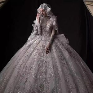 2024 Robes de mariée à manches longues arabes Crystals de perles de perles Pouade de satin paillettes robes de mariée satin de luxe Dubaï Empire Robe de mariée princesse