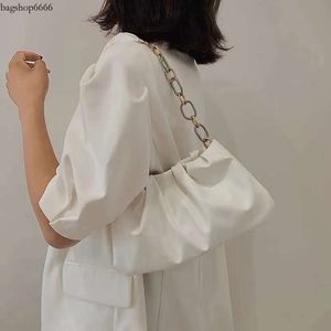 2024 Diseñador Nuevos bolsos de hombro Bolsa de colores brillantes Necesidades diarias de las mujeres Un estilo minimalista adecuado para salidas de verano01 Tote