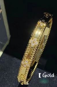 Le bracelet trèfle à quatre feuilles de la marque de mode 2024 est un luxueux bracelet en diamant et cristal pour femme. Bijoux de créateur de haute qualité en or 18 carats