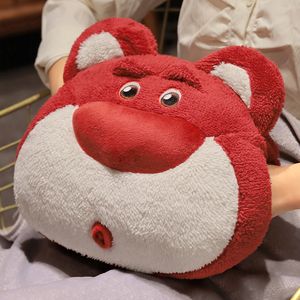 2024 Almohada de ositos de fresa adorable al por mayor venta al por mayor para juegos de felpa juegos de juegos para niños regalos de vacaciones decoración de la habitación regalos de vacaciones