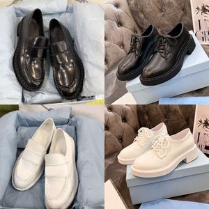 2024 Mocasines Zapatos de vestir para mujer Zapato casual de diseñador Zapatillas de plataforma para hombre Zapatos planos Oxford de cuero EU35-46 de alta calidad NO517