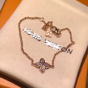 2024 Luxury L Family Brand Four Leaf Clover Colliers Pendants 18k Gold Diamond Pendant Collier For Girl's Valentine's Engagement Jewelry-Gift Wholesale Exquis