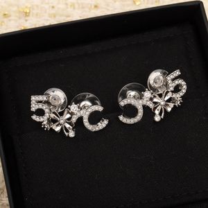 2024 Boucle d'oreille de charme de qualité de luxe avec diamant scintillant et motif de fleur en plaqué argent avec boîte de timbre PS3602A