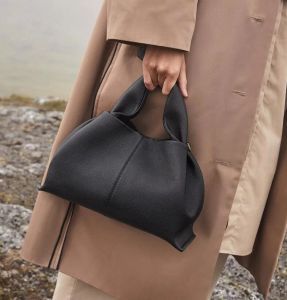 2024 Réplique de luxe Cleo Homeless Designer Handbag Hands's Sac pour femmes Sac à bandoulière en cuir lisse Sac à bandoulière