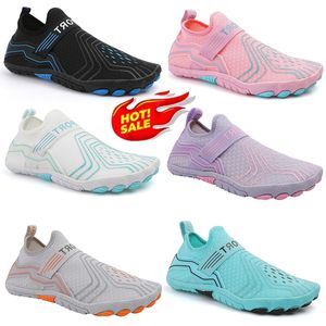 2024 Hommes Chaussures d'eau Femmes Chaussures Aqua Chaussures de sport pieds nus Chaussures de plein air à séchage rapide Chaussures pour la mer Natation Plage Wading taille 36-45