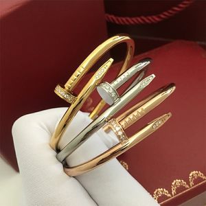 2024 Lovers ongles Bracelet Femmes Concepteur en acier inoxydable Cuff Bangle Open Nails In Hands Christmas Gifts For Girls Accessories Wholesale Best Quality