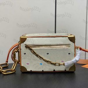 2024 Nuevo bolso de diseñador Mujeres Mini Soft Trunk Bag Bag Men Vintage Cadena Chunky Moda Masta Dogs Canvas Vanilla fuera de bolsillo con cremallera M25132
