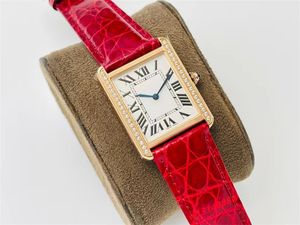 2024 Nouveau V8 V8 FACE WORK'S WORD COWDIDE STRAP Square Case Taille de 31 mm / 35 mm Sapphire Miroir