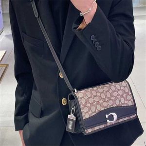 2024 Olay Nouveau Femmes Jacquard Tissu Classique Vieille Fleur Rabat Petit Sac À Main Carré vente 60% De Réduction Magasin En Ligne