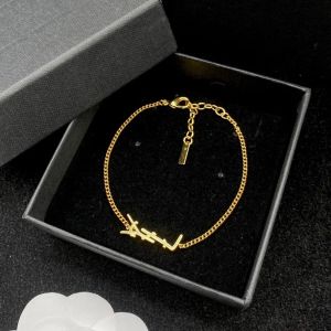 2024 Designer original Girlsl Women Letter Bracelets Elegant Love 18K Gold Bangles Logo Grave Bracelet Fashion Jewelry Lady Party