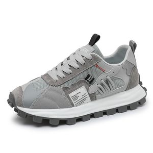 2024 Zapatos para correr Hombres Negro Blanco Clásico Old-daddy Zapato Moda Transpirable Caminar Al aire libre Zapatillas deportivas para hombre Zapatillas deportivas