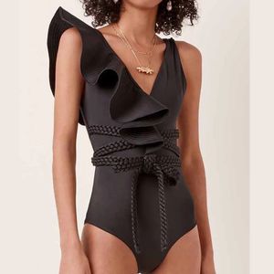 2024 Sexy Ruffle Solid Black Landtappy One épaule Swimwear Femmes MAINTRAIRE Cssue de bain Backless Beach Beach Wear Monkini 240315