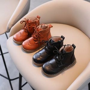 2024 chaussures enfants bottes style britannique fretwork pu cuir marron noir garçons filles botte courte 2130 enfant en bas âge fermeture éclair couleur unie chaussures pour enfants meilleure qualité