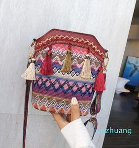 2024 bolsos de hombro bolso de mujer vintage borla tejida a mano crossbody para dama hippie honda bolso de las señoras