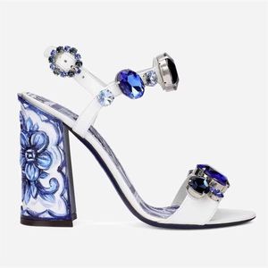 2024 femmes dames véritables sandales brevetées chaussures habillées chuckly talons hauts peep-toe fête de mariage boucle d'impression sangle diamant bohême porcelaine bleu et blanc taille 35-43