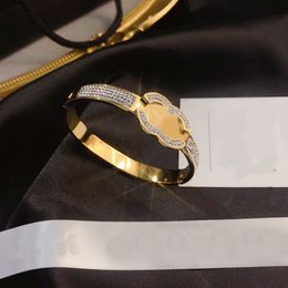 20style 18k Plaqué Or Bracelet Bracelets De Luxe Marque Designers Lettre En Cuir De Mode Femmes Amour En Relief Timbre Bracelet De Mariage Bijoux Cadeau