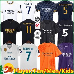 23 24 Bellingham Vini Jr Jerseys de fútbol 2024 Mbappe Tchouameni Camavinfinga Alaba Modric Rodrygo 16/17 17/18 20/21 Real Madrids Hombres Mujeres Kit Kit de fútbol Camisa de fútbol