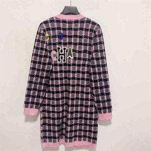 21SS Moda Sudadera con capucha Vestido Mujer Lana Punto CC Marca Chicas baratas Manga larga Vestidos midi Ropa de noche Jacquard Elástico Diseñador Clo219t