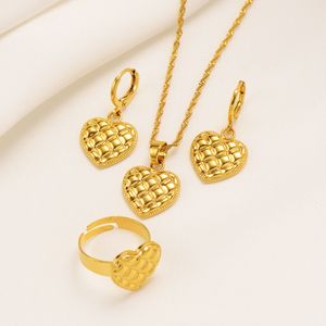 Or jaune 22 carats 18 carats THAI BAHT G / F vagues d'eau chaîne collier boucle d'oreille pendentif bague ensemble coeur d'amour tenue douce charmes de conception