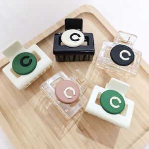 22ss 20color Diseñador Letras dobles Imprimir Acrílico Pinzas para el cabello Mujeres Niñas Simple Geométrico Cuadrado Horquilla Tiburón Cangrejo Clips Barrette Pequeño Dulce Viento Accesorios