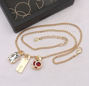 20 colores Famoso diseñador Carta Collares pendientes Mujeres Diseño de marca 18K Chapado en oro Cristal Perla Rhinestone Turquesa Collar Cadena Jewerlry