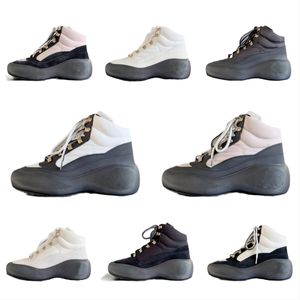 23 Chaussures de ski de mode pour femmes Designer de luxe Bottes de neige d'alpinisme renforcées Ski Porte-clés antidérapant Tweed Baskets à semelle épaisse Boucle en métal Cuir véritable