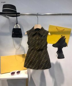 Las niñas visten ropa de diseñador para niños Vestidos de niña Solapa doble F jacquard sin mangas vestido sin mangas con cinturón Falda infantil de alta calidad vestido de bebé de moda