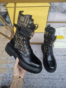 23ss Serie Graphy de botas nuevas, tejido vaquetilla F brocado antiguo con agujeros de metal dorado y apertura y cierre de cremallera Talla 35-42